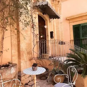 Sud Palazzo Rau Della Ferla Affittacamere
